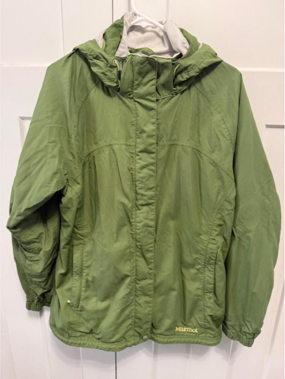 Marmot Womens jacket in green size XL with hood
